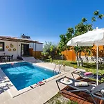 וילה Uzumlu Village 1 Bedroom With Private Garden And Pool