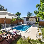 וילה Uzumlu Village 1 Bedroom With Private Garden And Pool *