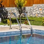 Uzumlu Village 1 Bedroom With Private Garden And Pool וילה קלקן