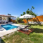 Uzumlu Village 1 Bedroom With Private Garden And Pool *