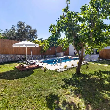 Uzumlu Village 1 Bedroom With Private Garden And Pool Villa *