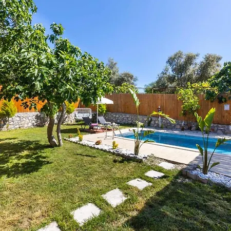 Uzumlu Village 1 Bedroom With Private Garden And Pool *