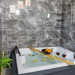 Uzumlu Village 1 Bedroom With Private Garden And Pool Βίλα Καλκάν
